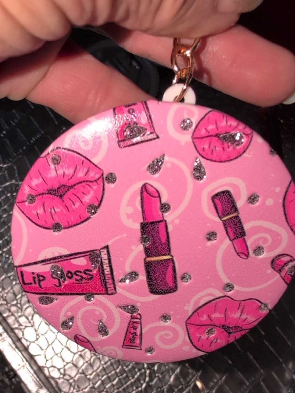 Pink Lipstick Pattern Compact Mirror Keychain - Picture 6 of 6